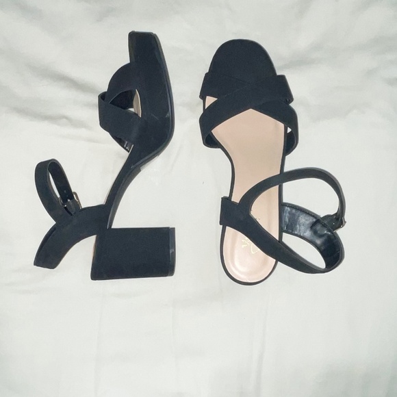 Y Not black platform block heel shoes 7.5 - Picture 1 of 3